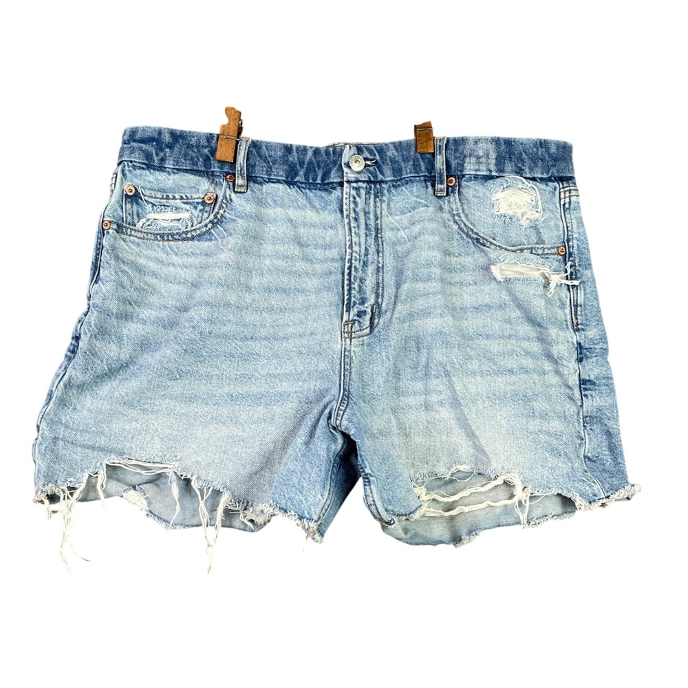 American Eagle Curvy Relaxed Short Womens 16 Light Blue Distressed Denim Strigid